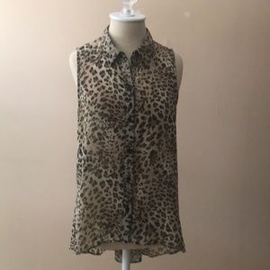Cheetah Hi-Low Sleeveless Top 💯% Polyester